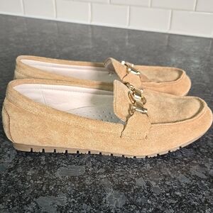 Cvistpieo Size 6 Faux Suede Tan Driving Loafers with Gold Chain Accent